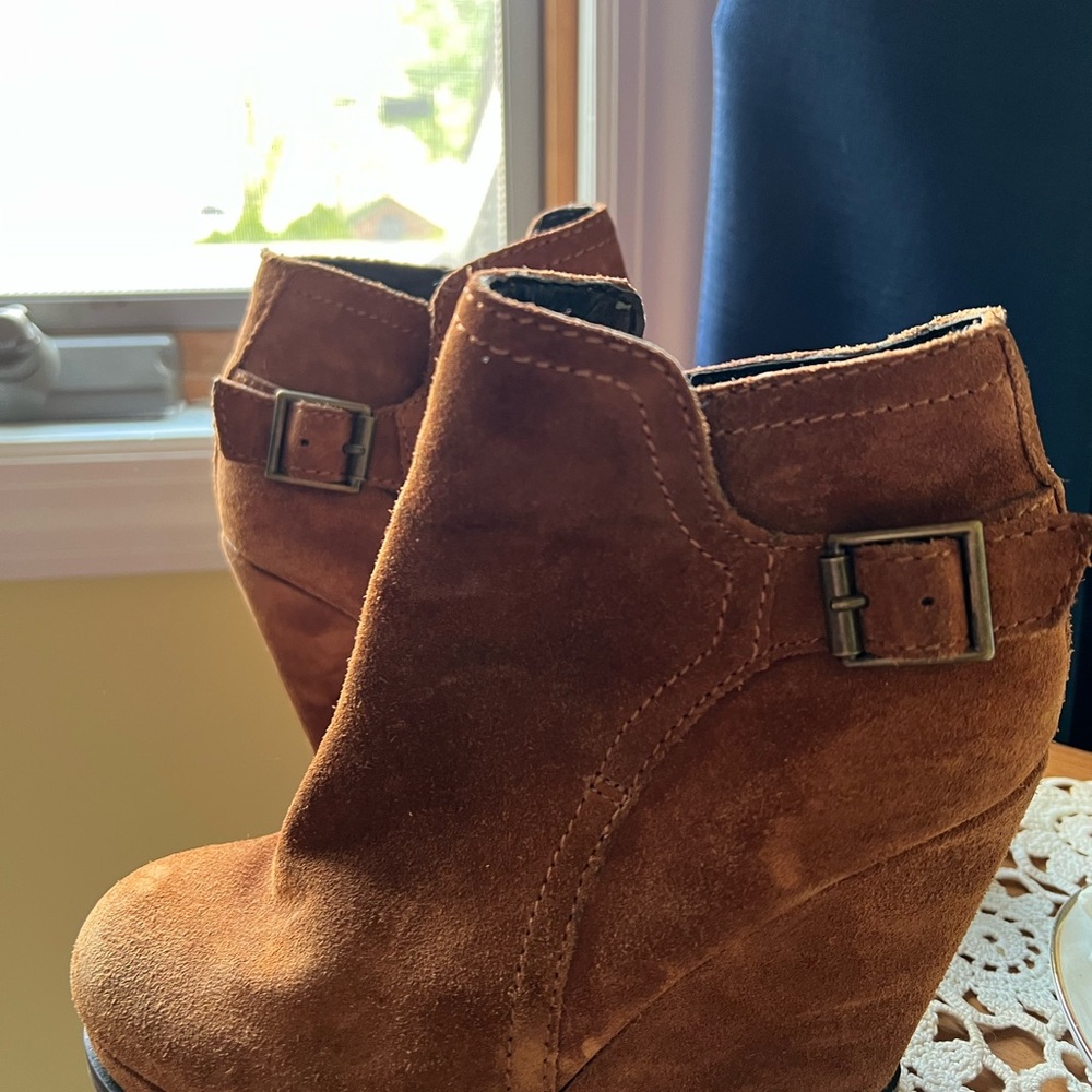 Dolce vita Suede Ankle Boots